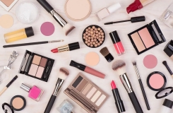 Top 3 Foundation “Drugstore” chất lượng cho người mới bắt đầu make-up