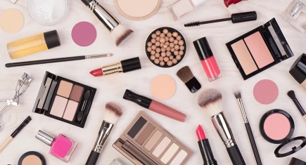 Top 3 Foundation “Drugstore” chất lượng cho người mới bắt đầu make-up